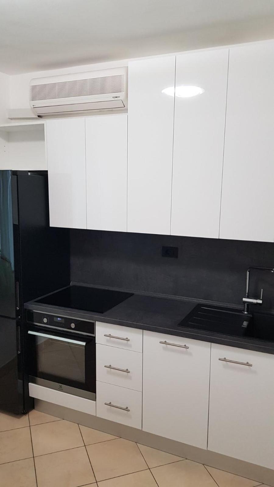Apartments Skelin 沃迪切 外观 照片