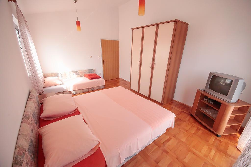 Apartments Skelin 沃迪切 客房 照片